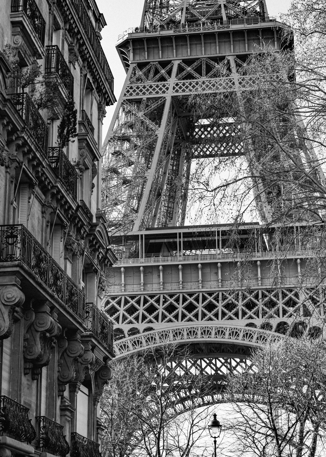 EIFFEL TOWER DETAIL